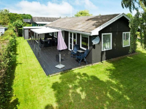Three-Bedroom Holiday home in Juelsminde 15 in Sønderby